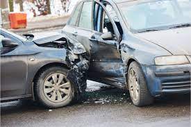 Kolizje na niemieckich drogach oraz wypadki samochodowe to sytuacje, które mogą przynieść wiele kłopotów i zmartwień